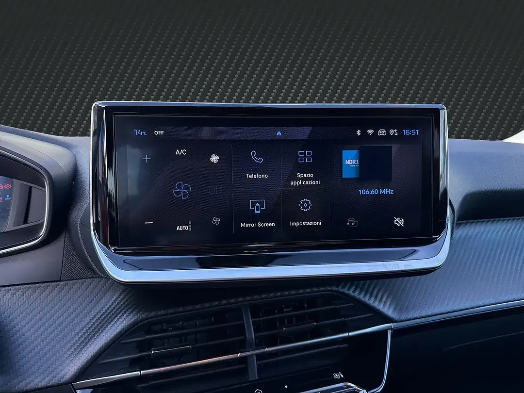 Peugeot 208 - Thumbnail 14