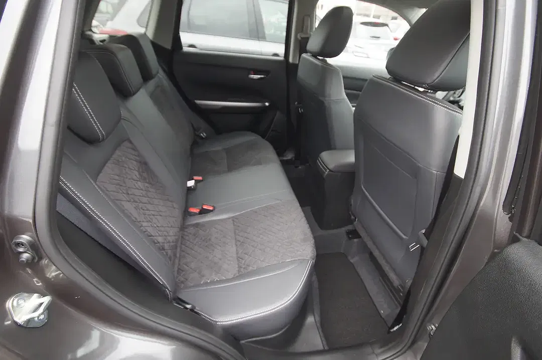 Suzuki Vitara - Thumbnail 10