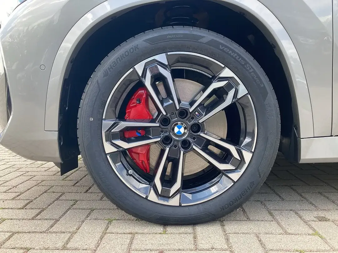 BMW X1 - Thumbnail 3