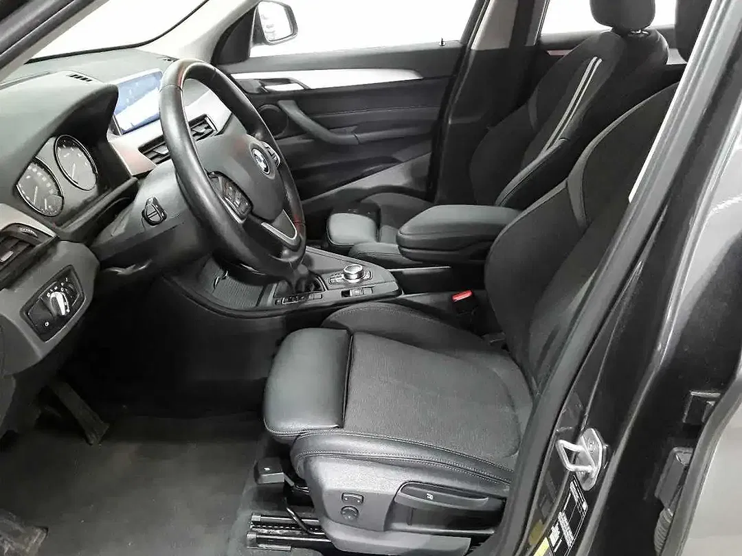 BMW X1 - Thumbnail 3
