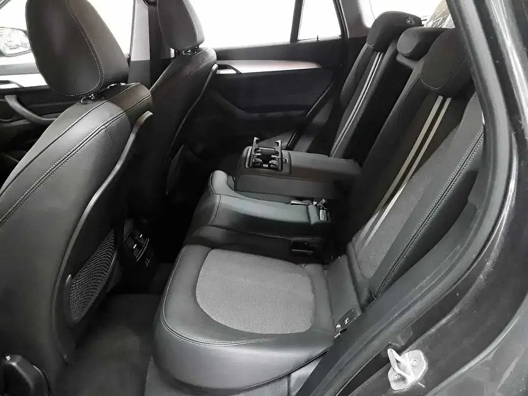 BMW X1 - Thumbnail 6