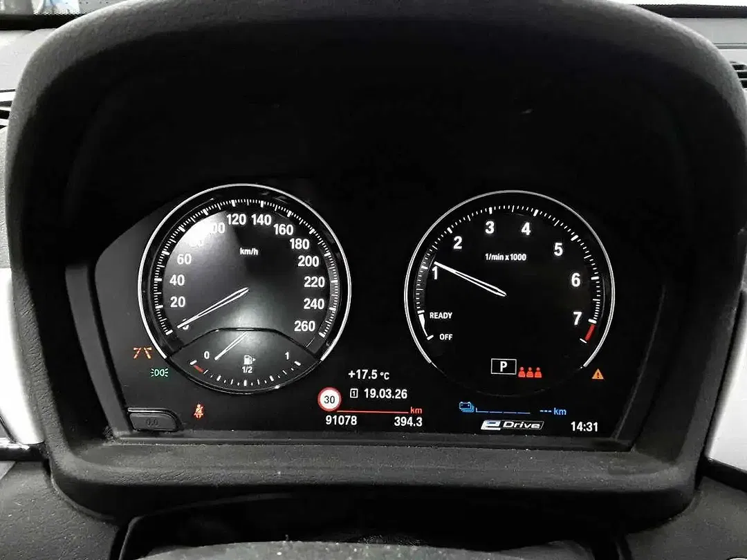 BMW X1 - Thumbnail 9