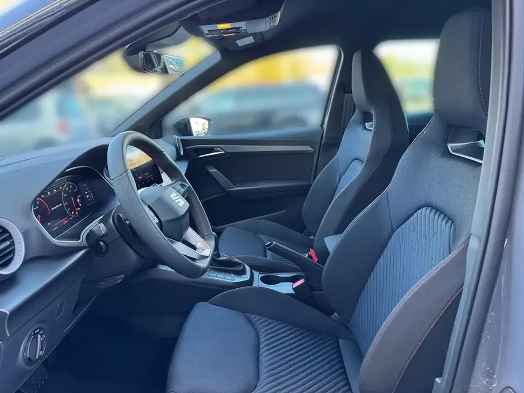 SEAT Arona - Thumbnail 10