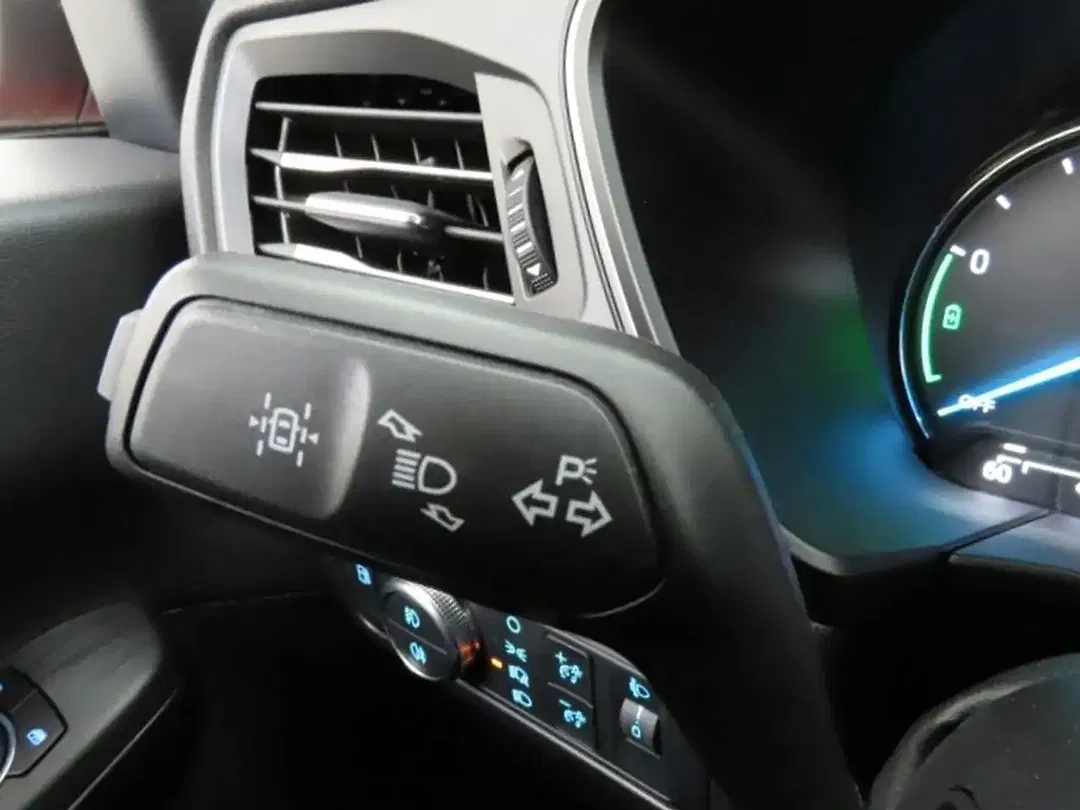 Ford Kuga - Thumbnail 31