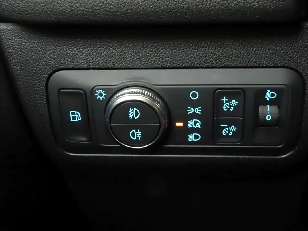Ford Kuga - Thumbnail 32