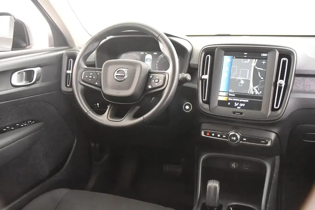 Volvo XC40 - Thumbnail 6