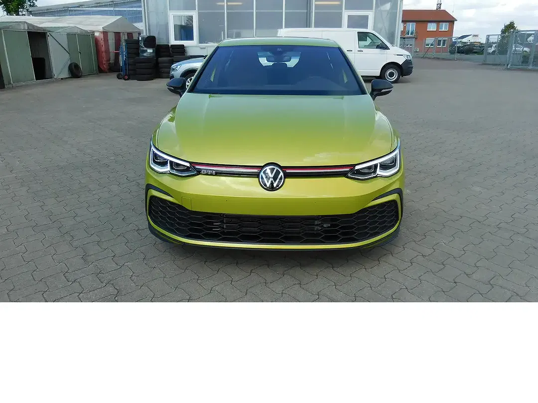Volkswagen Golf - Thumbnail 3