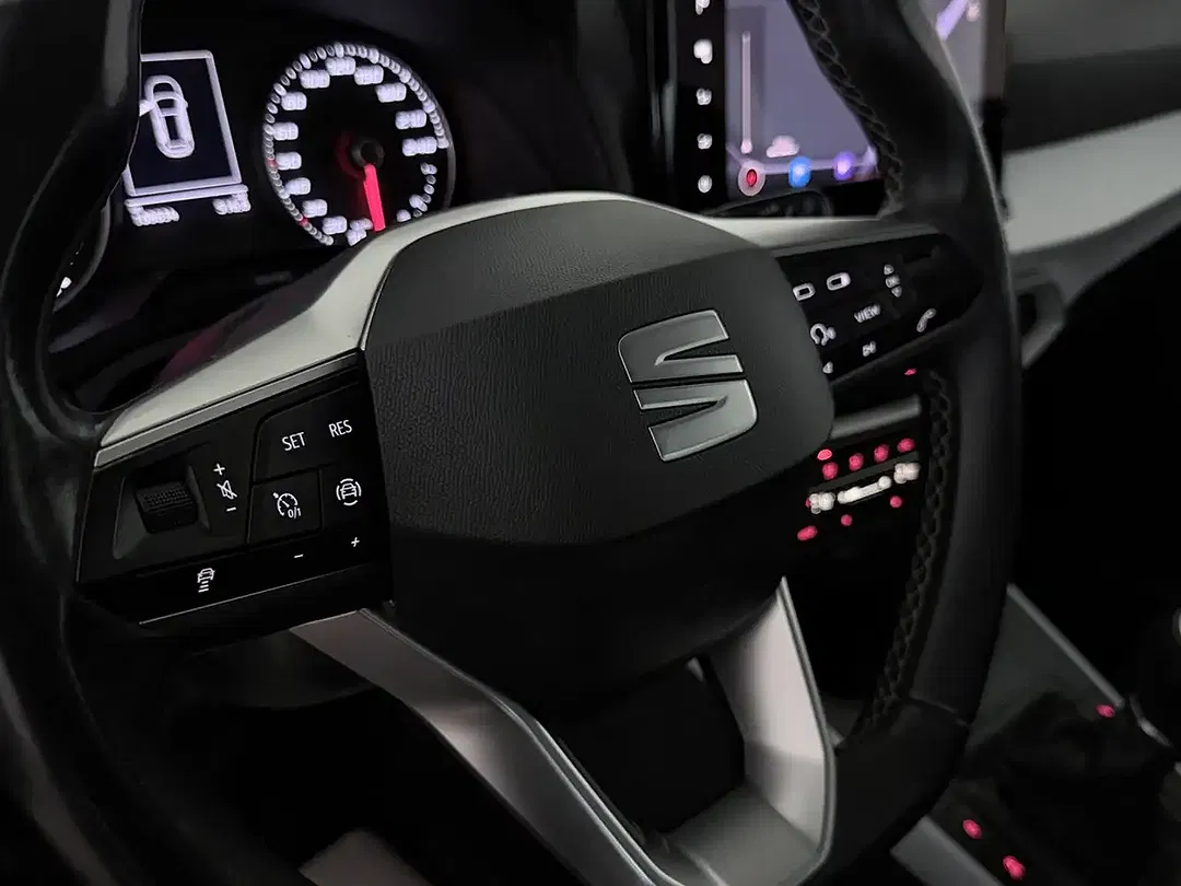 SEAT Arona - Thumbnail 3