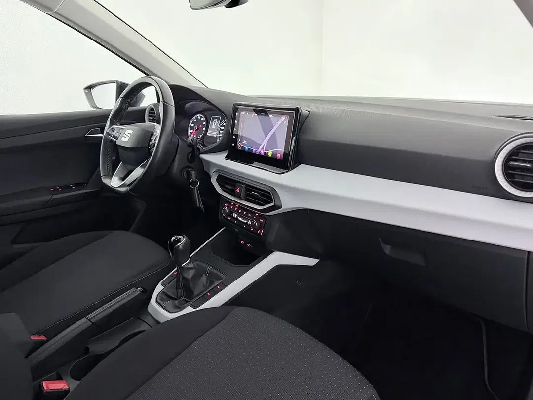 SEAT Arona - Thumbnail 4