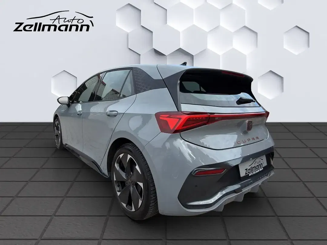 CUPRA Born - Thumbnail 3