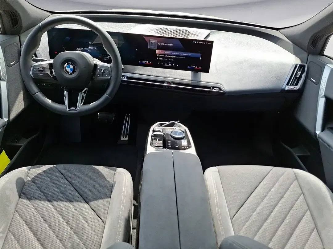 BMW iX - Thumbnail 10