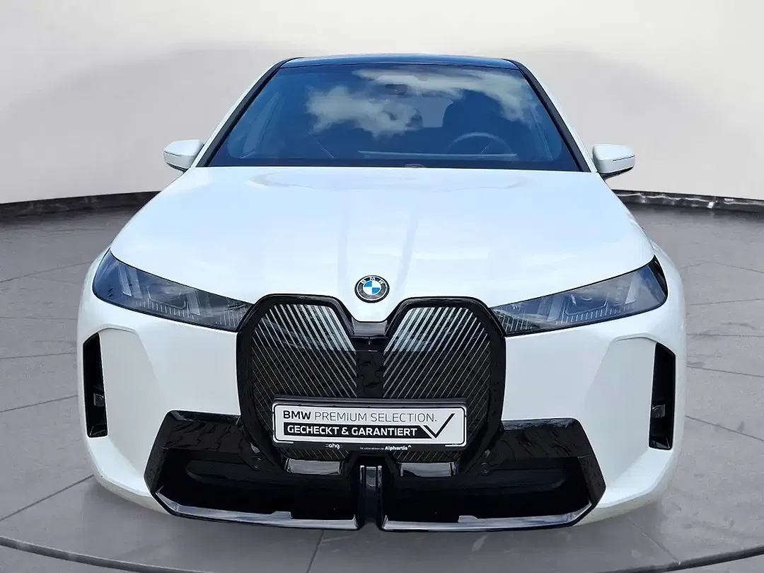 BMW iX - Thumbnail 6