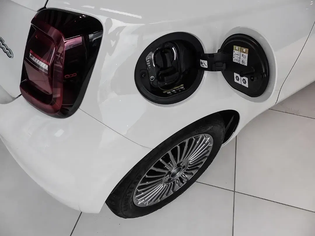 Fiat 500e - Thumbnail 13