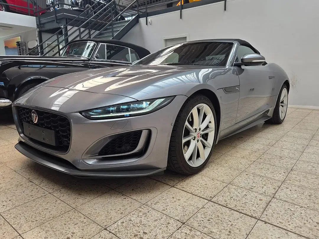 Jaguar F-Type - Thumbnail 3