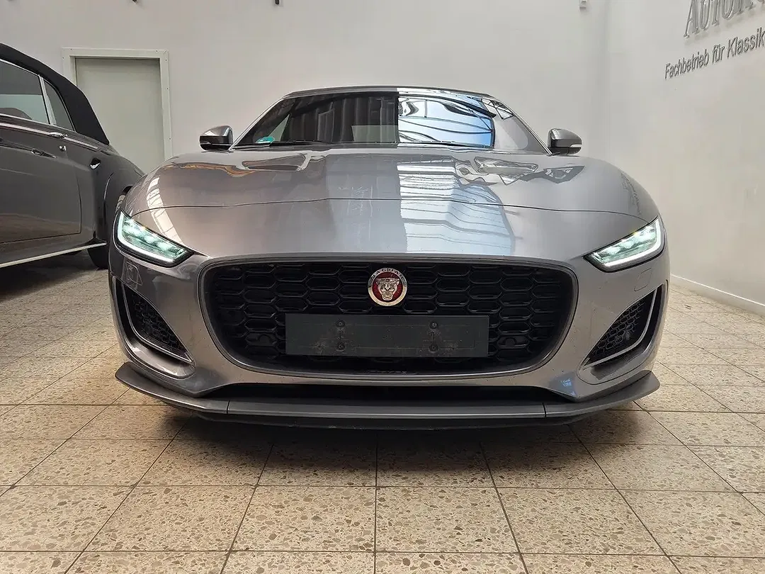 Jaguar F-Type - Thumbnail 4