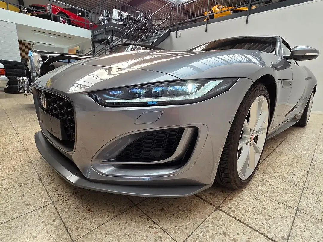 Jaguar F-Type - Thumbnail 5