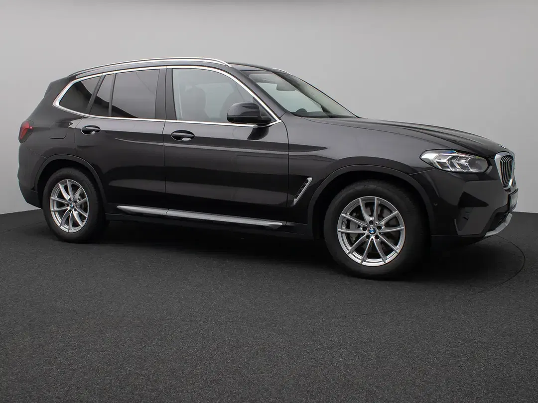 BMW X3 - Thumbnail 3