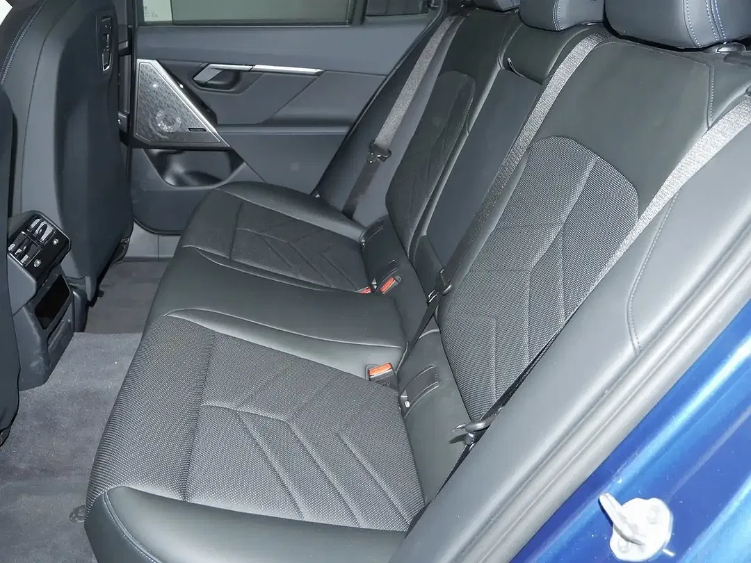 BMW 550 - Thumbnail 10