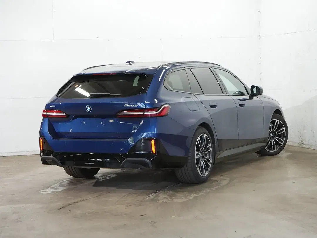 BMW 550 - Thumbnail 2