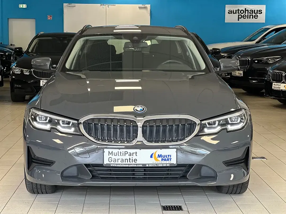 BMW 320 - Thumbnail 5