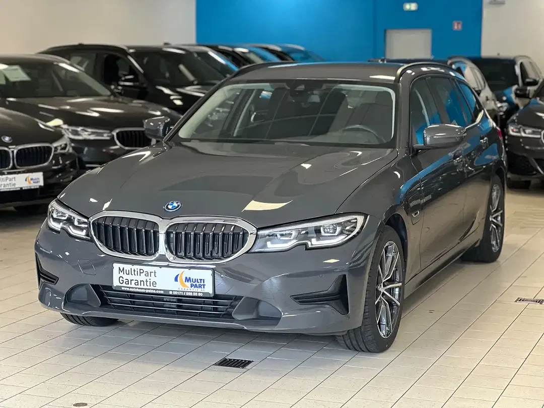 BMW 320 - Thumbnail 6