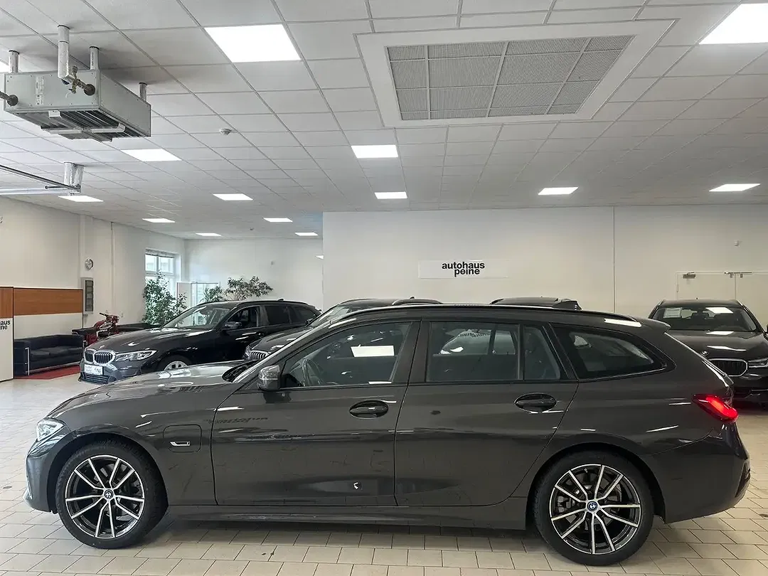 BMW 320 - Thumbnail 7