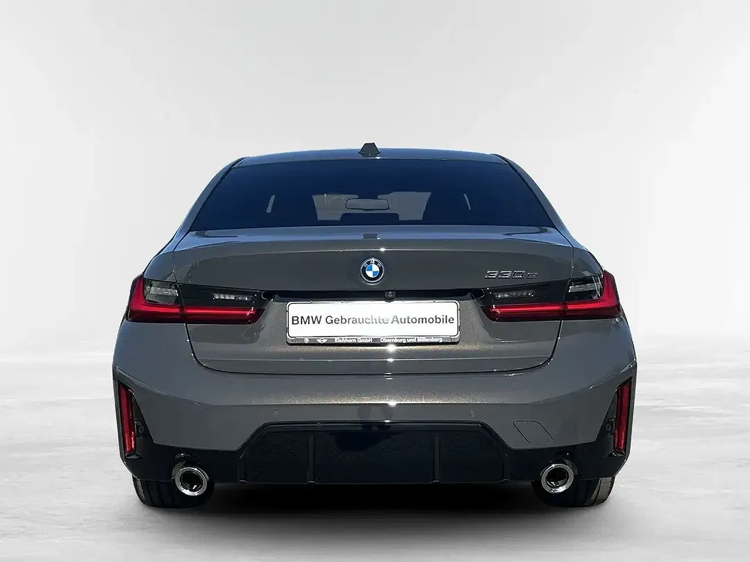 BMW 330 - Thumbnail 3