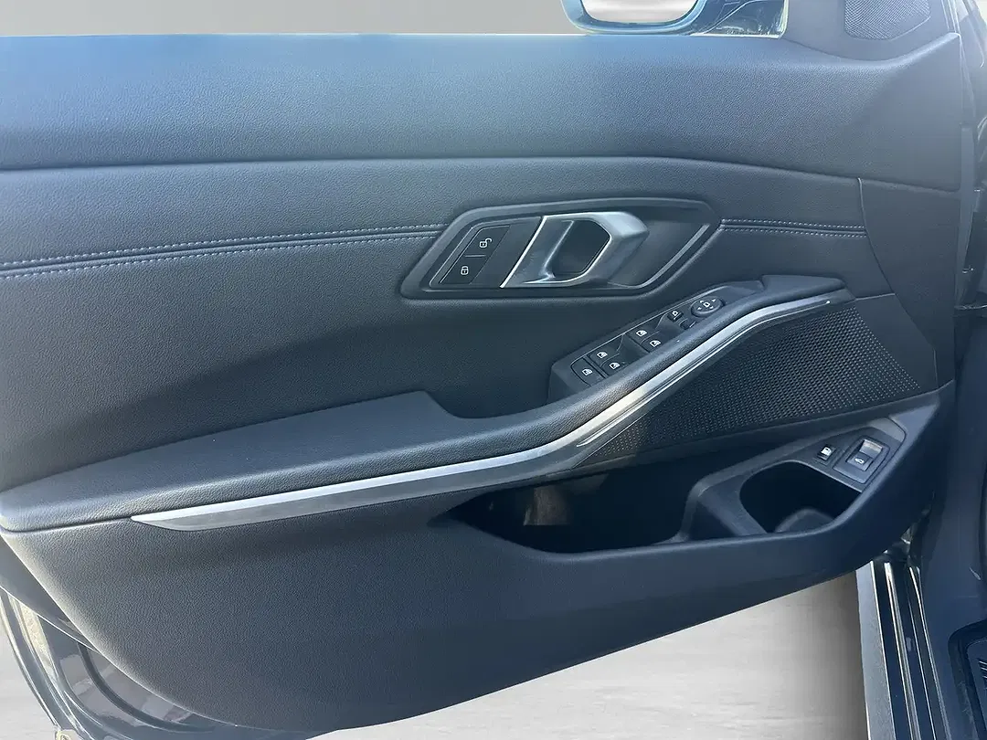 BMW 330 - Thumbnail 8