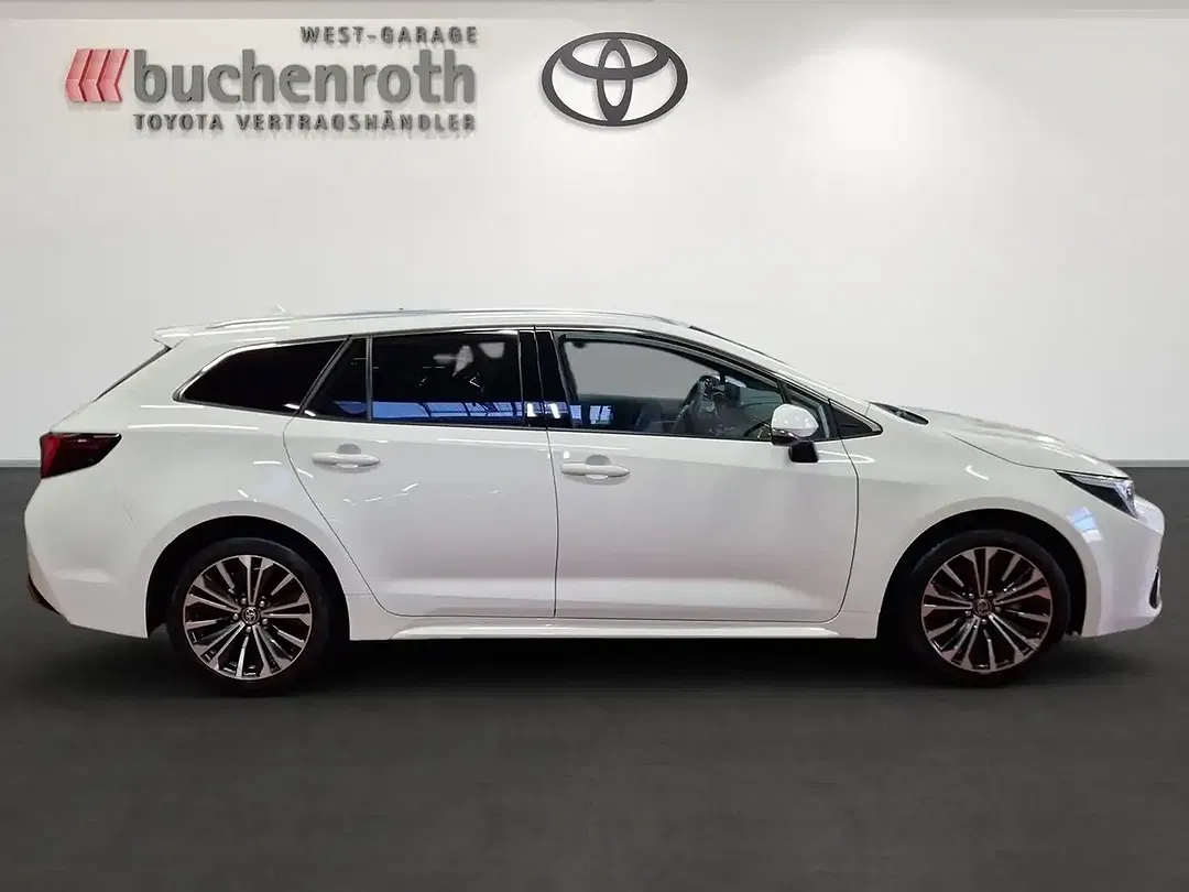 Toyota Corolla - Thumbnail 4