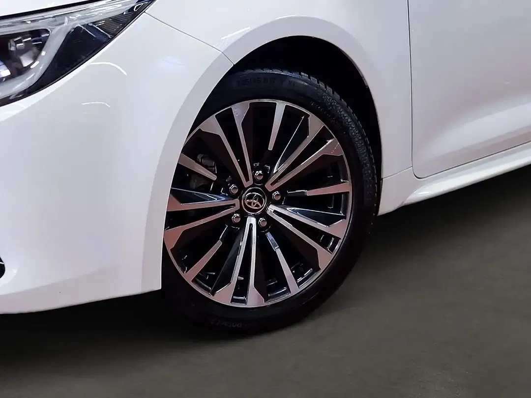 Toyota Corolla - Thumbnail 9