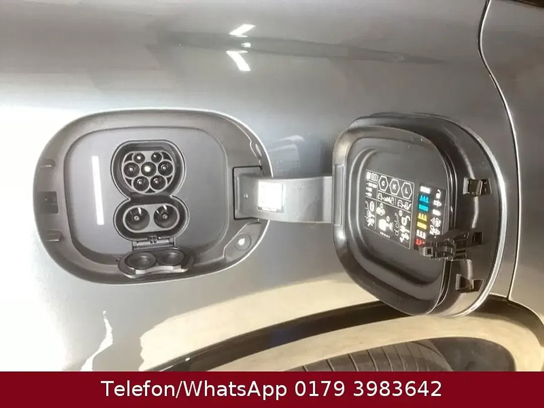 Mercedes-Benz EQS SUV - Thumbnail 11