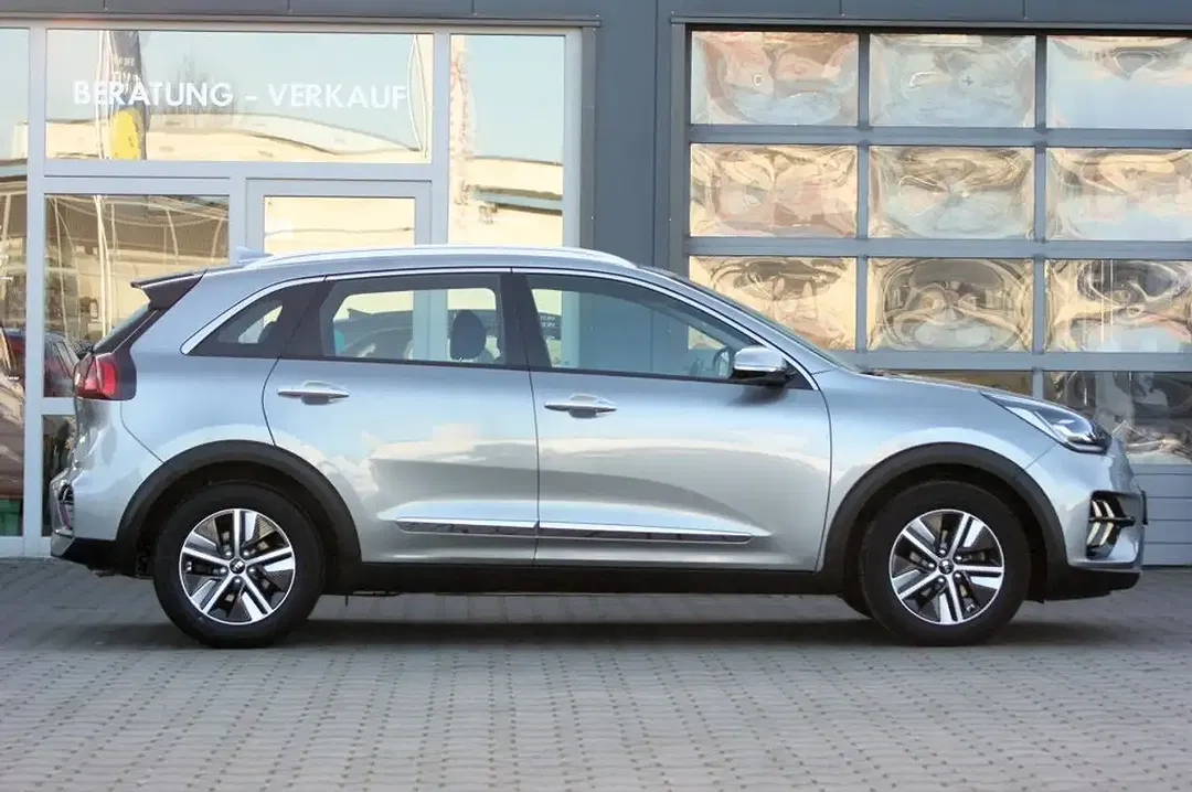 Kia Niro - Thumbnail 8