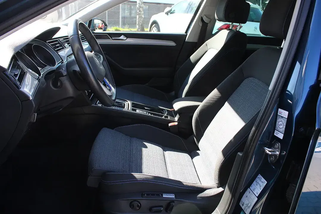 Volkswagen Passat Variant - Thumbnail 11