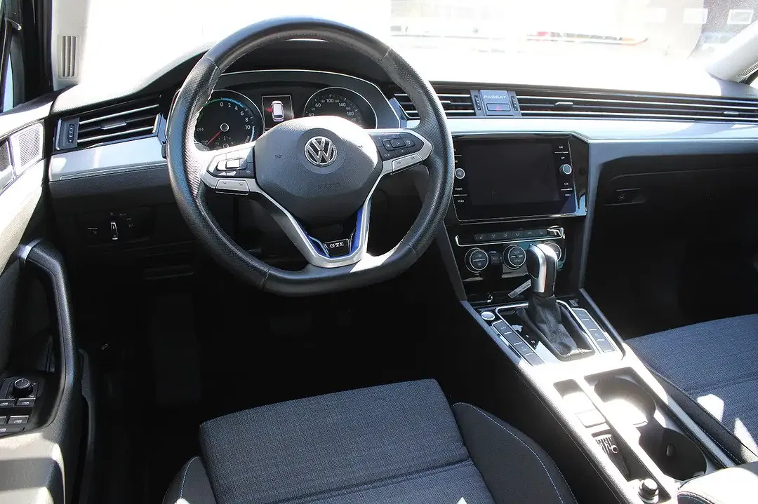Volkswagen Passat Variant - Thumbnail 13