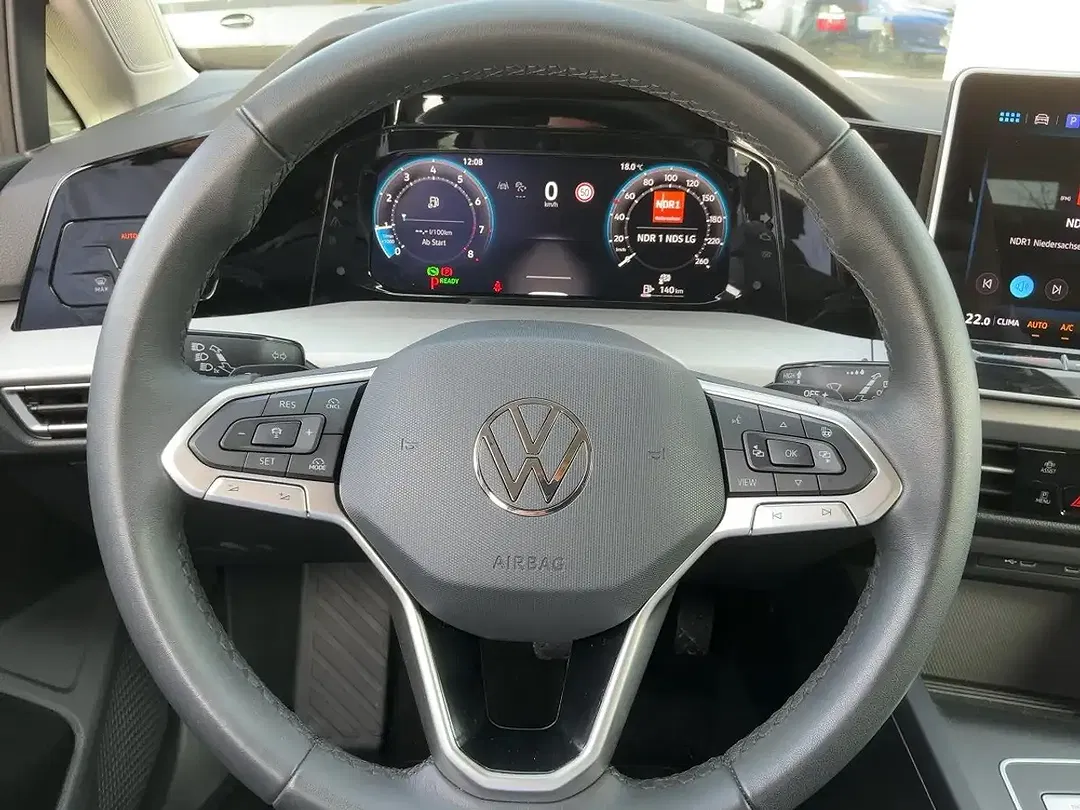 Volkswagen Golf - Thumbnail 9