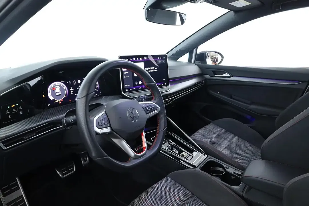 Volkswagen Golf - Thumbnail 12