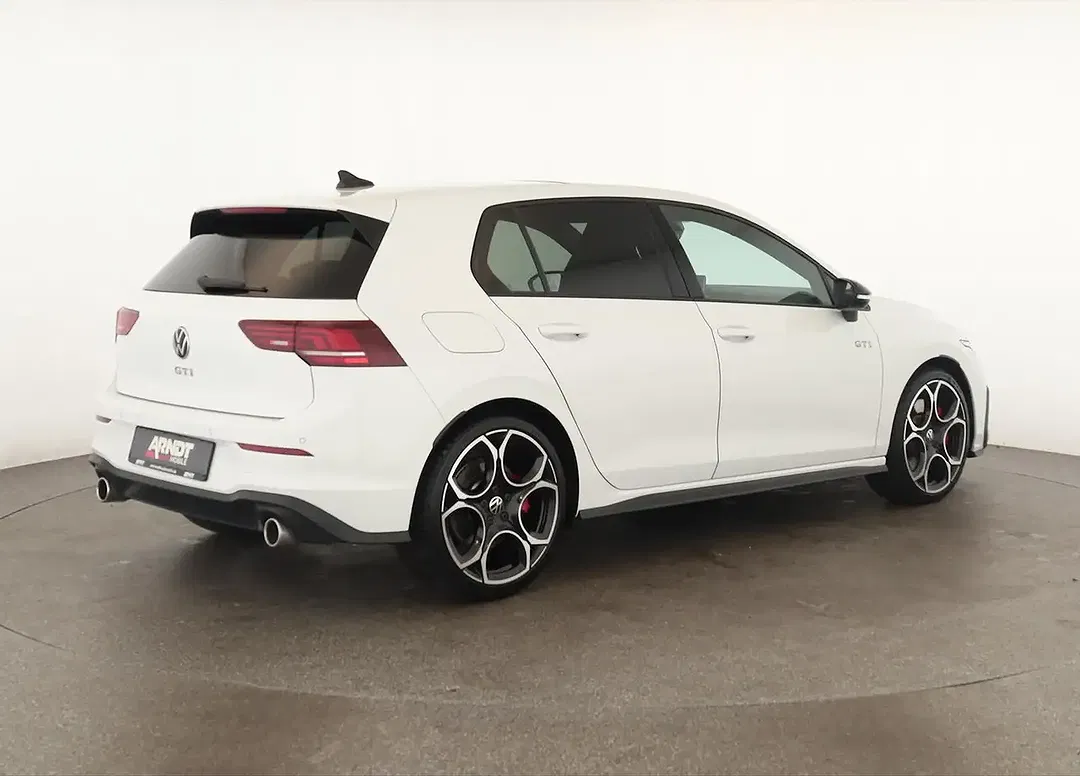Volkswagen Golf - Thumbnail 5