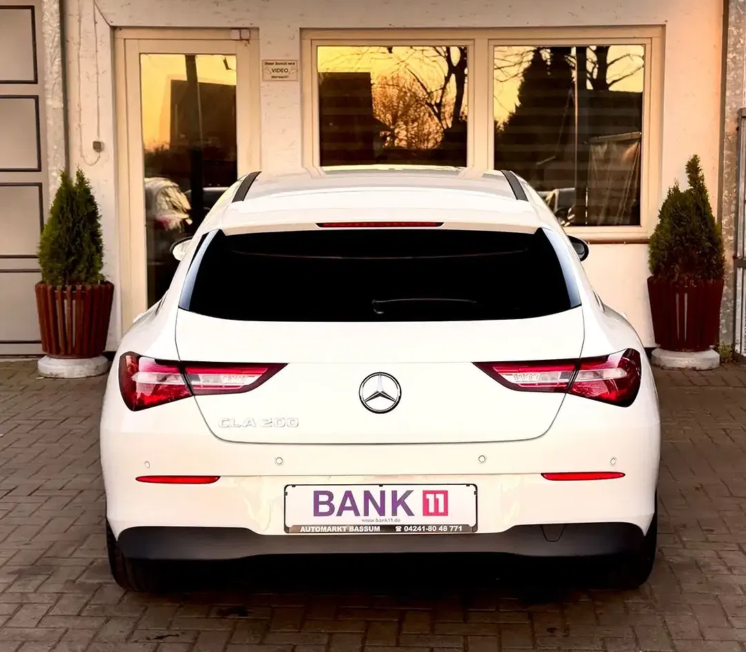 Mercedes-Benz CLA 200 - Thumbnail 11