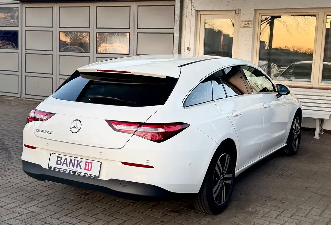 Mercedes-Benz CLA 200 - Thumbnail 12