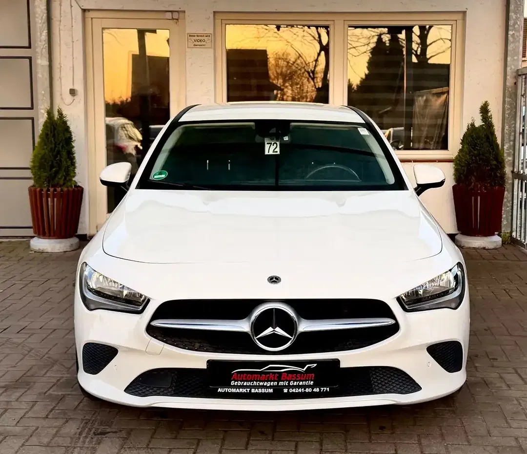 Mercedes-Benz CLA 200 - Thumbnail 4