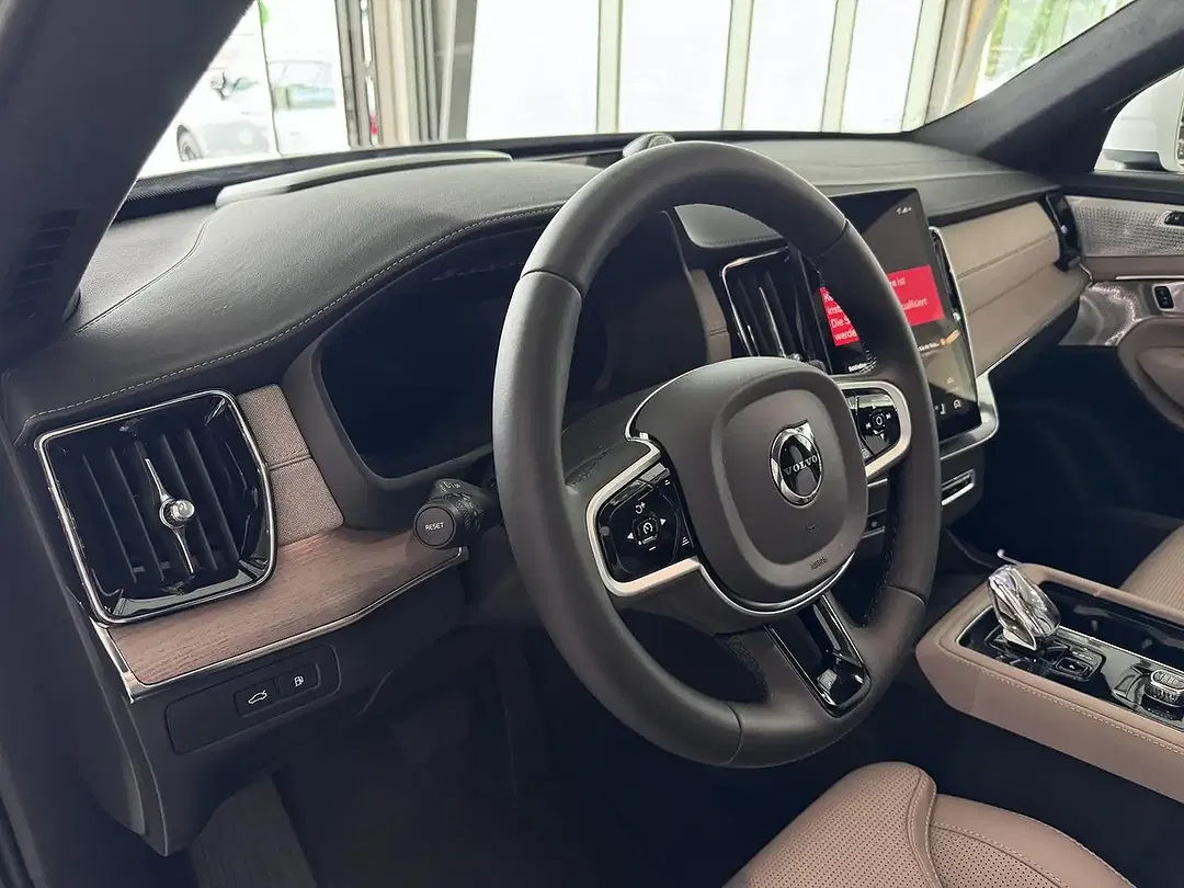 Volvo XC90 - Thumbnail 14