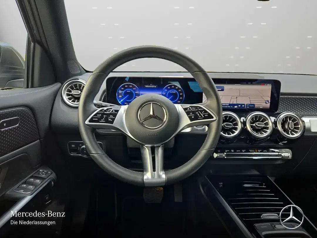 Mercedes-Benz EQB 250 - Thumbnail 12