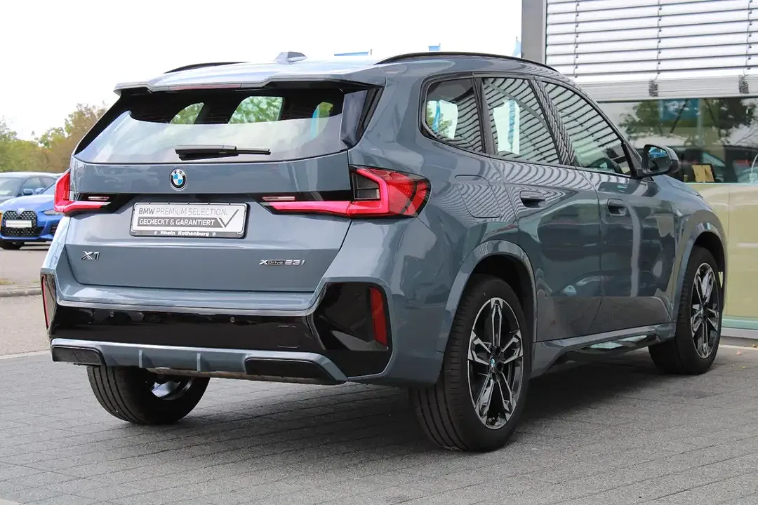 BMW X1 - Thumbnail 4