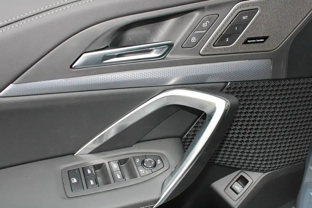 BMW X1 - Thumbnail 6