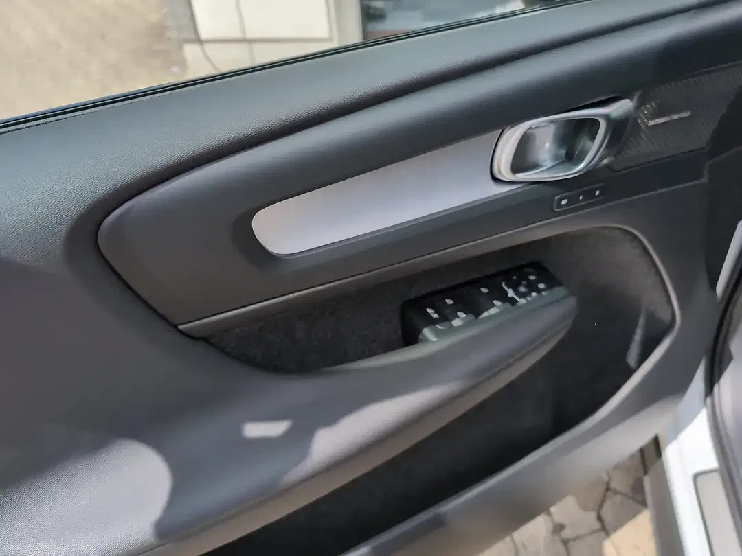 Volvo XC40 - Thumbnail 13