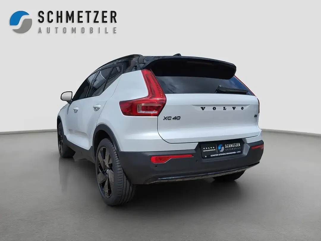 Volvo XC40 - Thumbnail 3