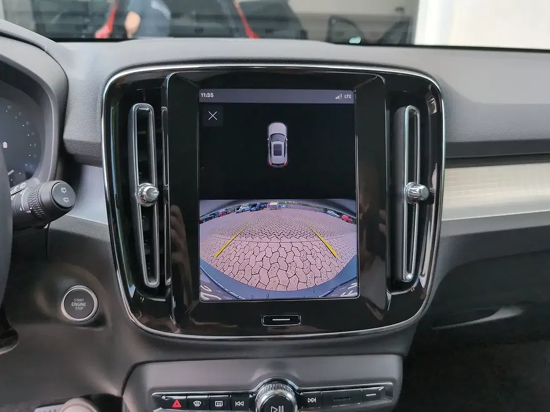 Volvo XC40 - Thumbnail 8