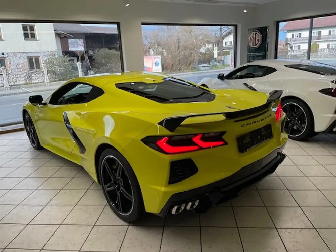 Corvette C8 - Thumbnail 2