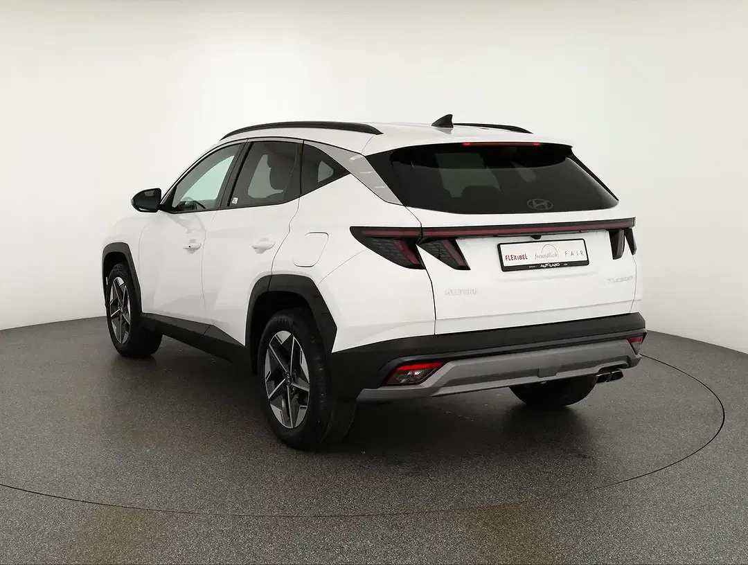 Hyundai TUCSON - Thumbnail 3