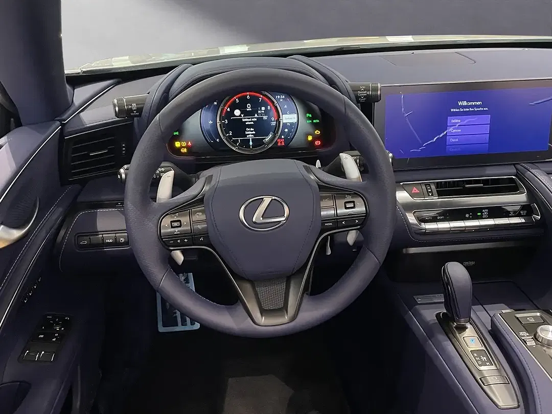 Lexus LC 500 - Thumbnail 9